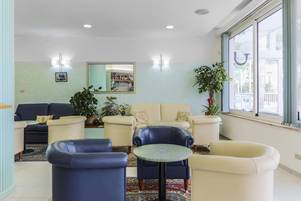 Hotel Ideal Bianchini Riccione Bagian luar foto